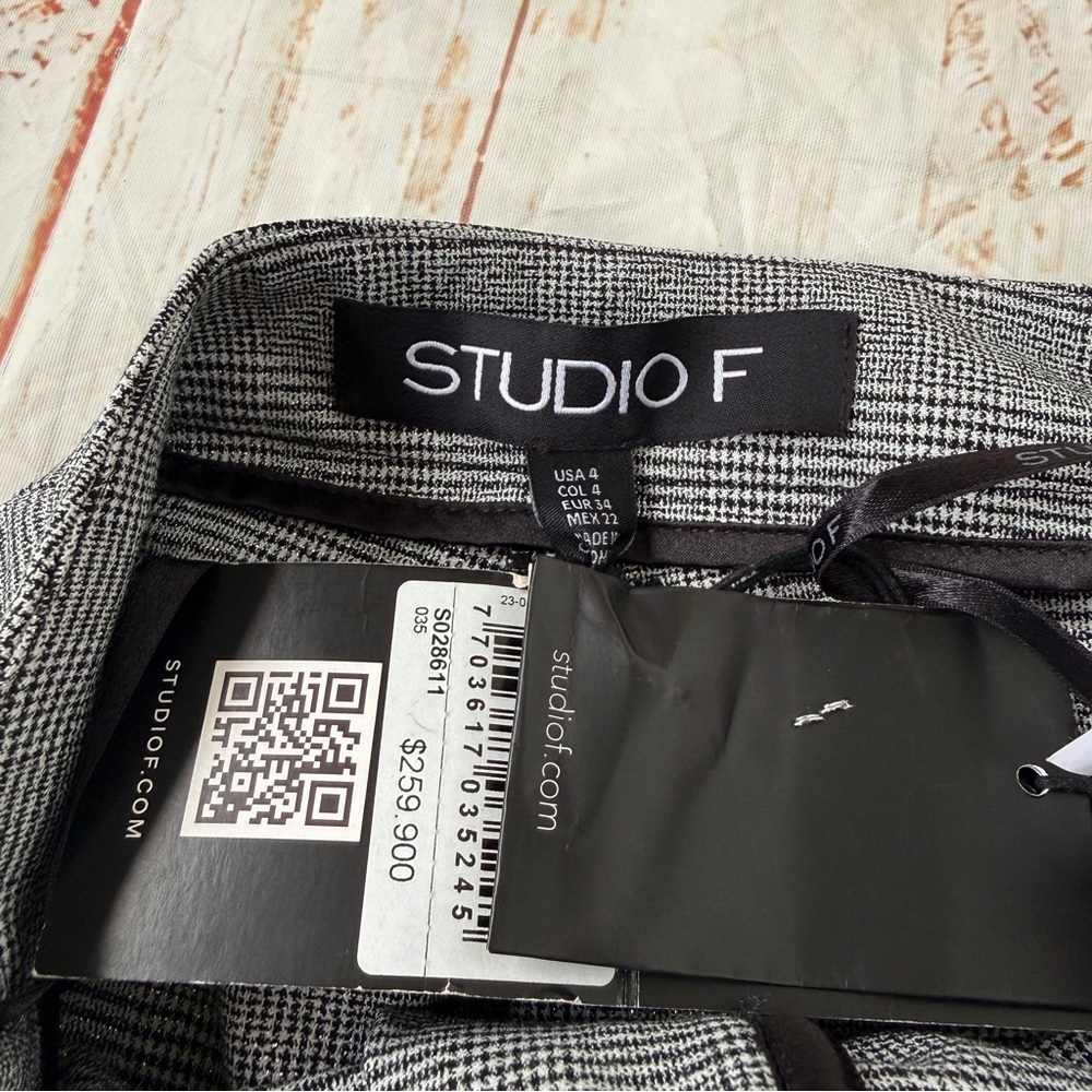Studio F | Classic Plaid Flared Trousers | Size 4 |‎ Tailored Chic - Picture 9 of 10